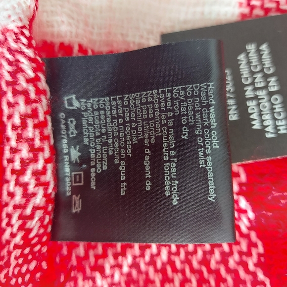 Scarves/Shawl - Picture 3 of 4